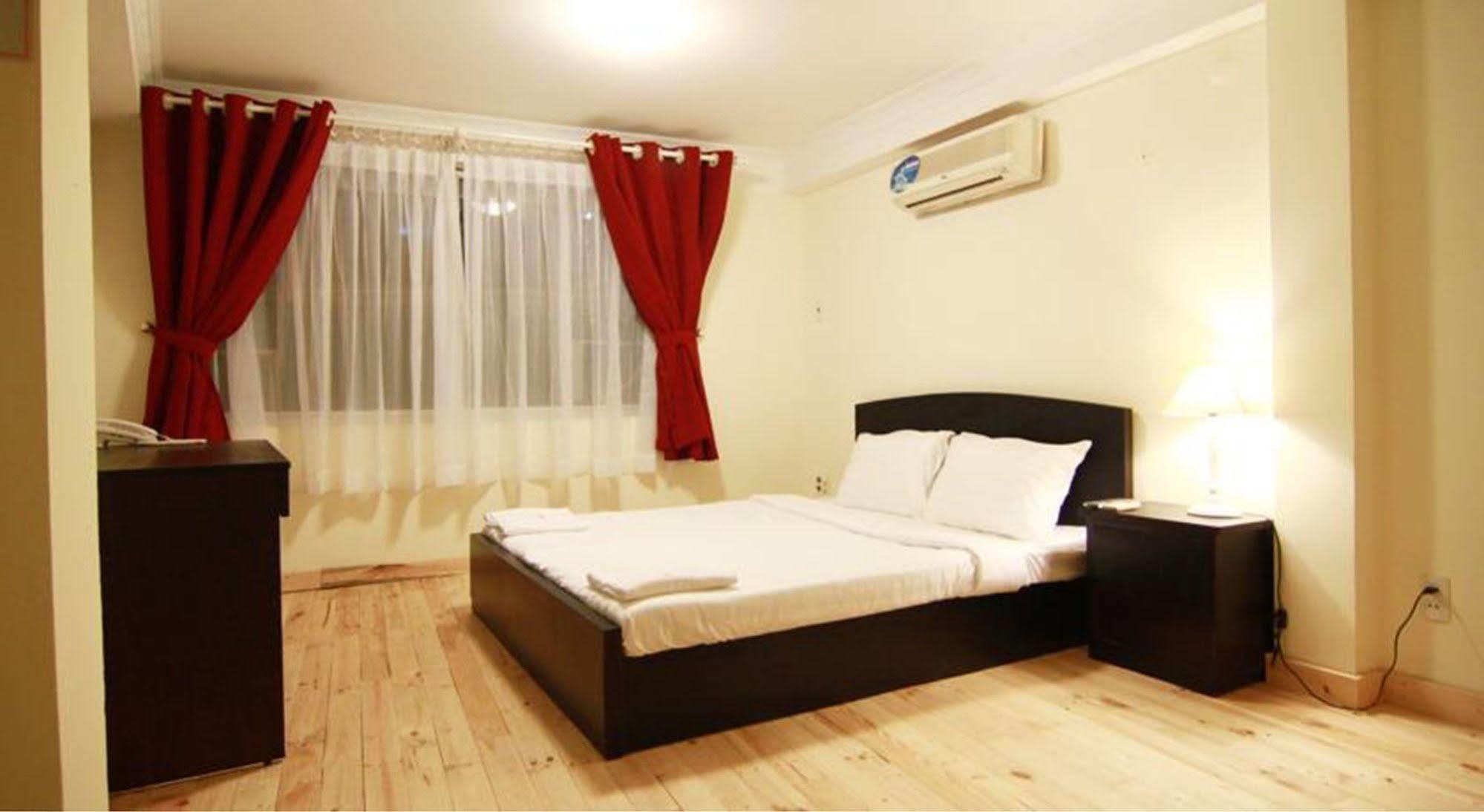 Koniko Backpackers Hostel Ho Chi Minh City Exterior photo